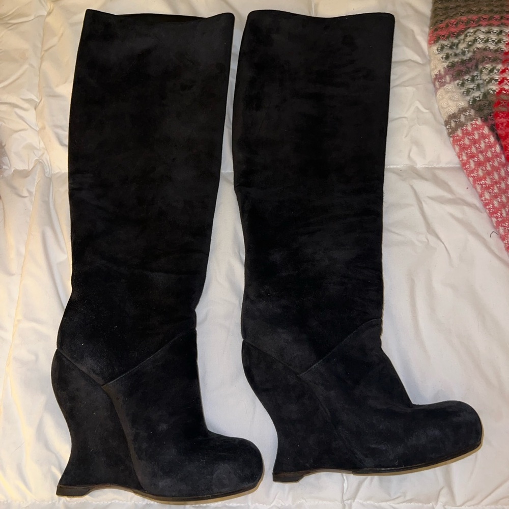 100% Authentic Bottega Veneta suede wedge boots